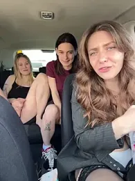 MariiD — Stripchat recorded stream screenshot (01 Apr 2026)