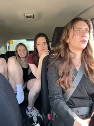 MariiD — Stripchat recorded stream screenshot (01 Apr 2026)