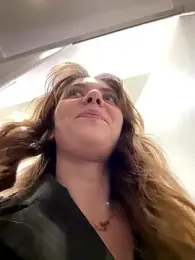 MariiD — Stripchat recorded stream screenshot (01 Apr 2026)