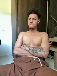 bigryann23 — Stripchat recorded stream image, 01.04.2026 16:10