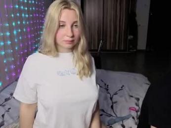 lollove24 — Chaturbate recorded stream screenshot (01 Apr 2026)