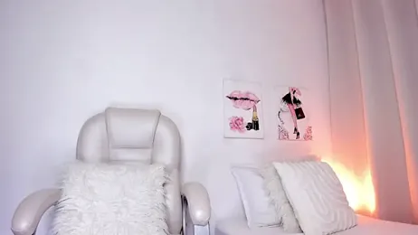 ReynaLuxe — Stripchat recorded stream screenshot (02 Apr 2026)