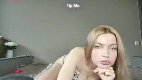 JuiliOnesunray — Stripchat recorded stream screenshot (02 Apr 2026)