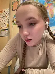 bambi_lu — Stripchat recorded stream image, 02.04.2026 17:10