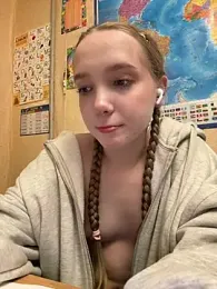 bambi_lu — Stripchat recorded stream image, 02.04.2026 17:10