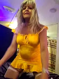 annika_lately — Stripchat recorded stream screenshot (03 Apr 2026)