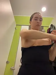 Holly_Play — Stripchat recorded stream screenshot (03 Apr 2026)