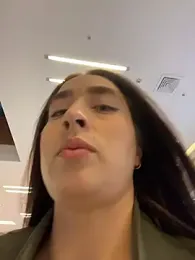 Holly_Play — Stripchat recorded stream screenshot (03 Apr 2026)