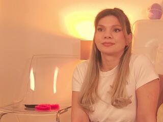 Eve Devilish — Flirt4free recorded stream screenshot (04 Apr 2026)