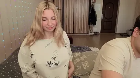 llolilove — Stripchat recorded stream screenshot (05 Apr 2026)