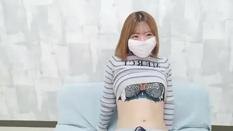 momo_love_ — Stripchat recorded stream image, 05.04.2026 12:40