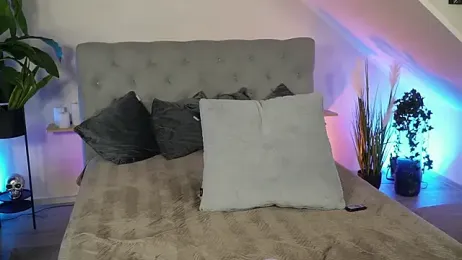 hotmilfbitch — Stripchat recorded stream screenshot (05 Apr 2026)