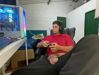 Max_TheHorseDick — Stripchat recorded stream screenshot (06 Apr 2026)