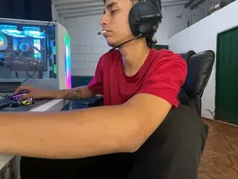 Max_TheHorseDick — Stripchat recorded stream screenshot (06 Apr 2026)