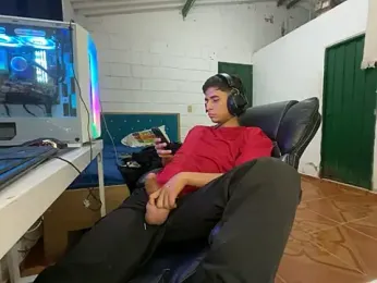 Max_TheHorseDick — Stripchat recorded stream screenshot (06 Apr 2026)