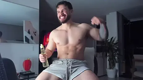 Valenthino_Salvatore — Stripchat recorded stream screenshot (06 Apr 2026)