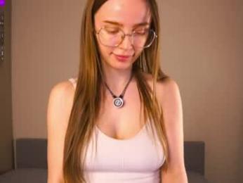 minnietammy — Chaturbate recorded stream image, 06.04.2026 13:00