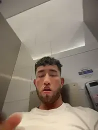 liam_bronw — Stripchat recorded stream screenshot (06 Apr 2026)