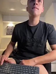 AdrianRinaldi — Stripchat recorded stream screenshot (06 Apr 2026)