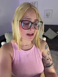 Megan_lu2 — Stripchat recorded stream screenshot (07 Apr 2026)