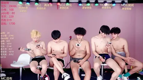 w-lucky02 — Stripchat recorded stream screenshot (07 Apr 2026)