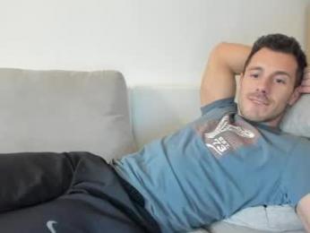 roberto4ever — Chaturbate recorded stream screenshot (07 Apr 2026)