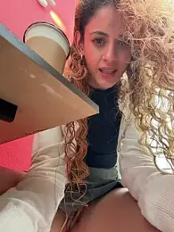 alana15 — Stripchat recorded stream image, 07.04.2026 21:50