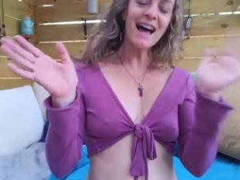 peppermintdusty — Chaturbate recorded stream screenshot (07 Apr 2026)