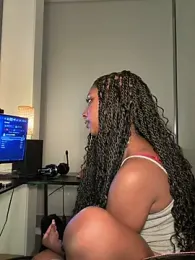 Your_Paris — Stripchat recorded stream screenshot (08 Apr 2026)