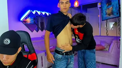 Houseofwarrios — Stripchat recorded stream screenshot (08 Apr 2026)