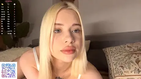 PetulaGunton — Stripchat recorded stream screenshot (08 Apr 2026)