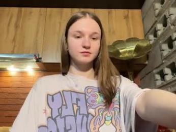 nloraaa — Chaturbate recorded stream screenshot (09 Apr 2026)