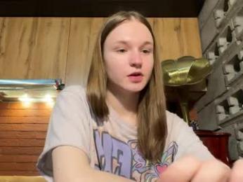 nloraaa — Chaturbate recorded stream screenshot (09 Apr 2026)