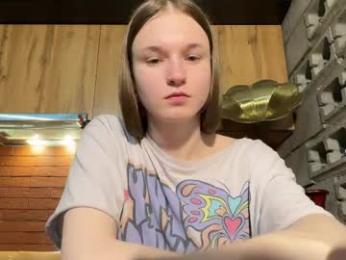 nloraaa — Chaturbate recorded stream screenshot (09 Apr 2026)