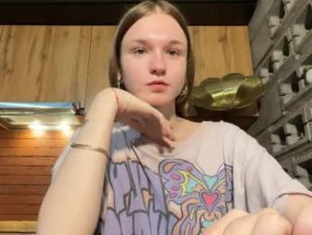 nloraaa — Chaturbate recorded stream screenshot (09 Apr 2026)