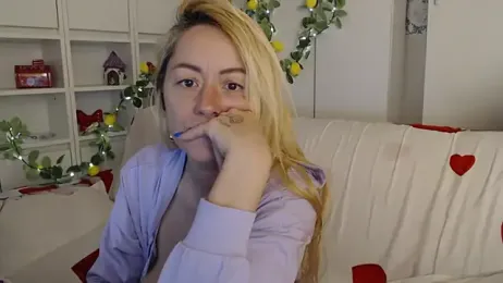 _karolynesyera_ — Stripchat recorded stream screenshot (09 Apr 2026)