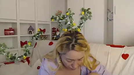 _karolynesyera_ — Stripchat recorded stream screenshot (09 Apr 2026)