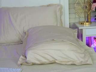 emillybronte — Camsoda recorded stream screenshot (09 Apr 2026)