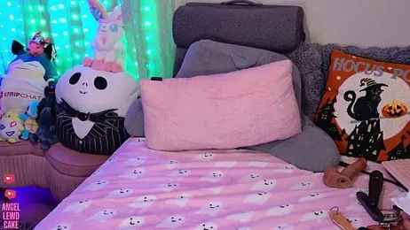 Angel-Lewd-Cake — Stripchat recorded stream screenshot (10 Apr 2026)