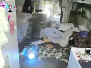 juliwcharles — Camsoda recorded stream screenshot (11 Apr 2026)