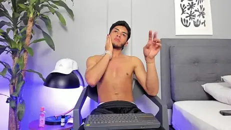 Tylerffoxx — Stripchat recorded stream image, 12.04.2026 20:10