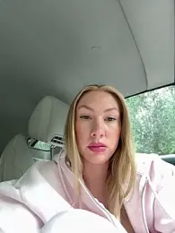 LuisaBecker — Stripchat recorded stream image, 13.04.2026 00:50