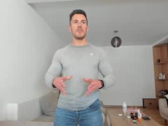 roberto4ever — Chaturbate recorded stream screenshot (14 Apr 2026)