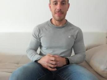 roberto4ever — Chaturbate recorded stream screenshot (14 Apr 2026)