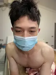 llkiki — Stripchat recorded stream screenshot (15 Apr 2026)