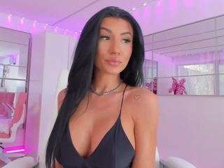 diamondt33n — Camsoda recorded stream image, 15.04.2026 06:50