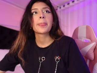 sofly-s — Camsoda recorded stream image, 08.03.2025 15:20