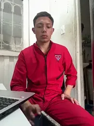 santiObrero — Stripchat recorded stream screenshot (16 Apr 2026)