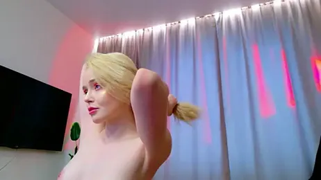 StarrShinee — Stripchat recorded stream image, 17.04.2026 03:00