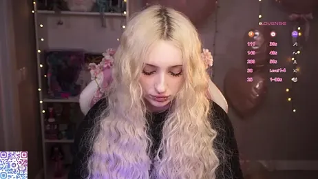 hikmurr — Stripchat recorded stream image, 17.04.2026 18:00